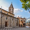 Scorcio della chiesa con cassarmonica - Collelongo (Abruzzo)